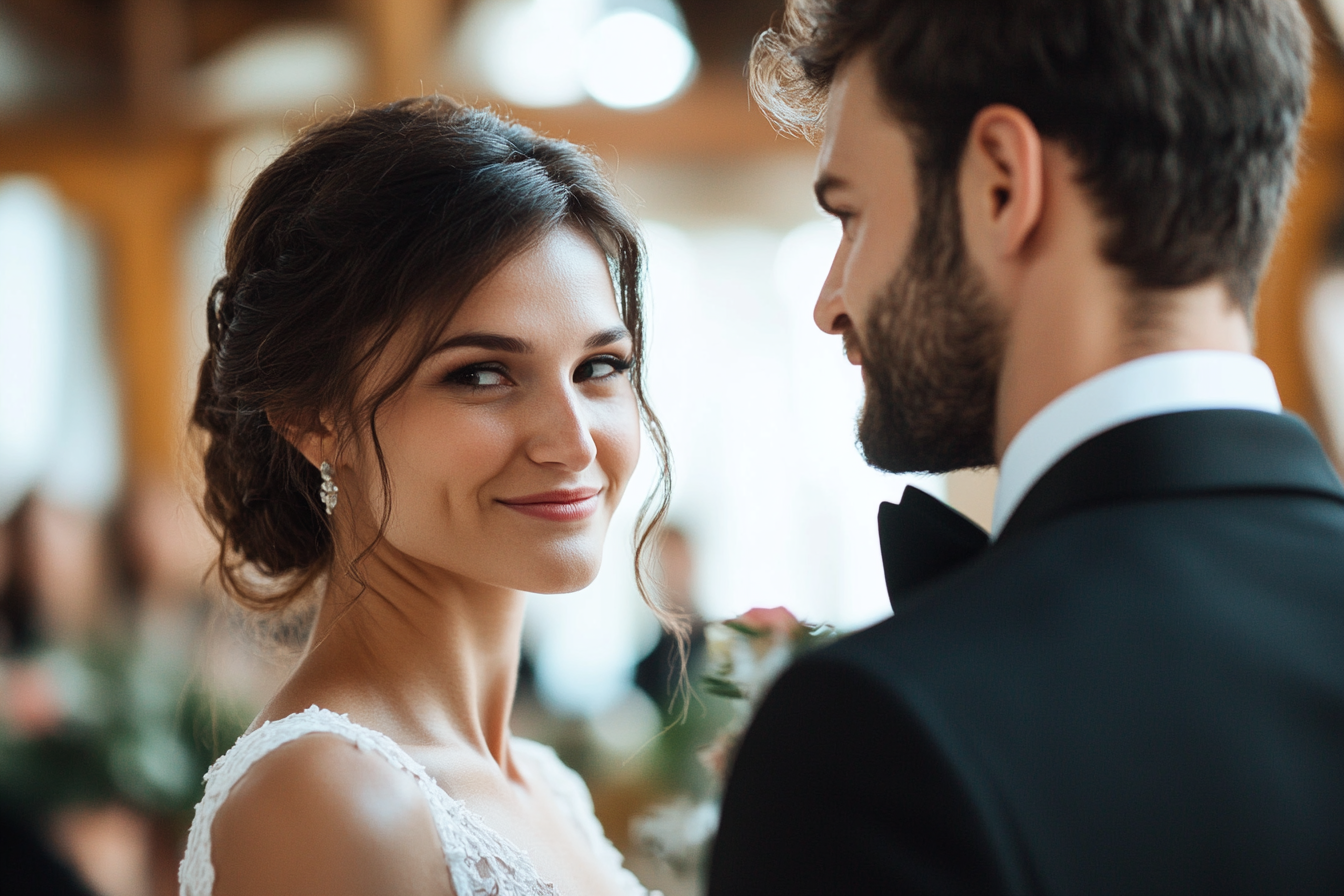 Un couple en train de se marier