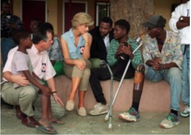 Diana en visite humanitaire en Angola